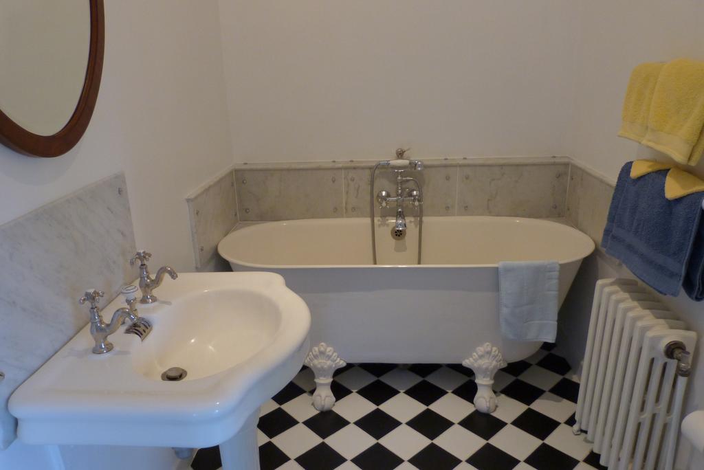 Au Pontmevault Bed & Breakfast Miniac-Morvan ภายนอก รูปภาพ